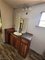 67660 East Lofland Road, Cambridge, OH 43725