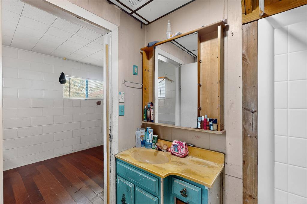 729 East Reno Road, Reno, TX 76020