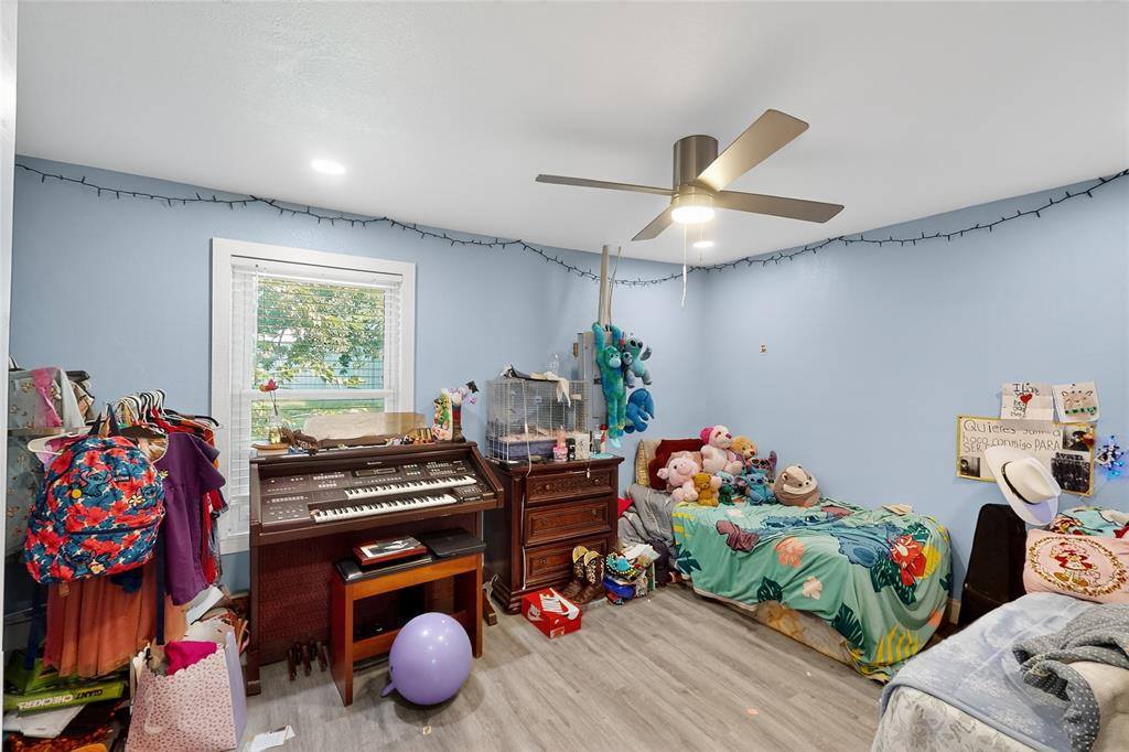 729 East Reno Road, Reno, TX 76020