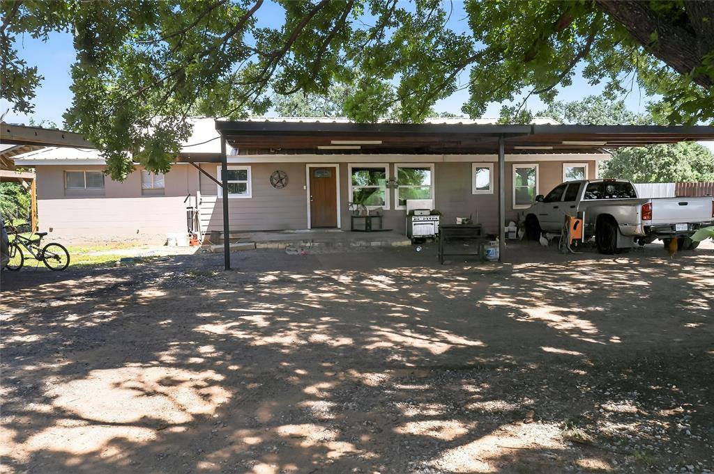 729 East Reno Road, Reno, TX 76020