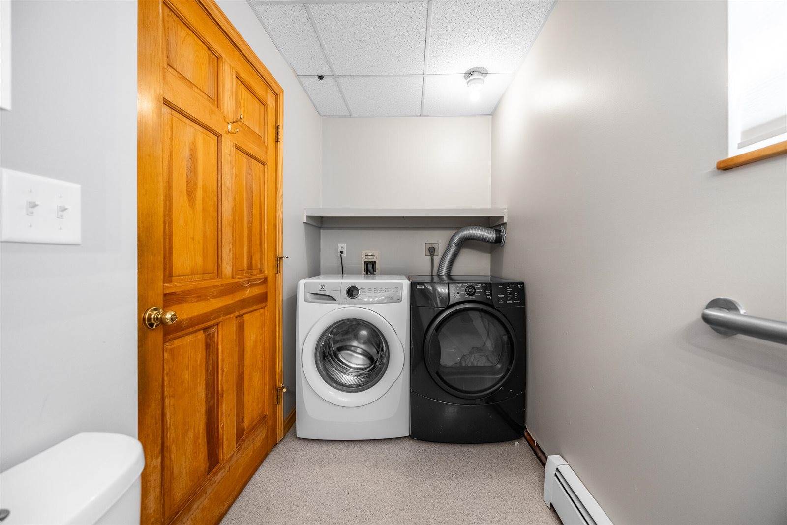 28 Park Avenue East, Brewer, ME 04412