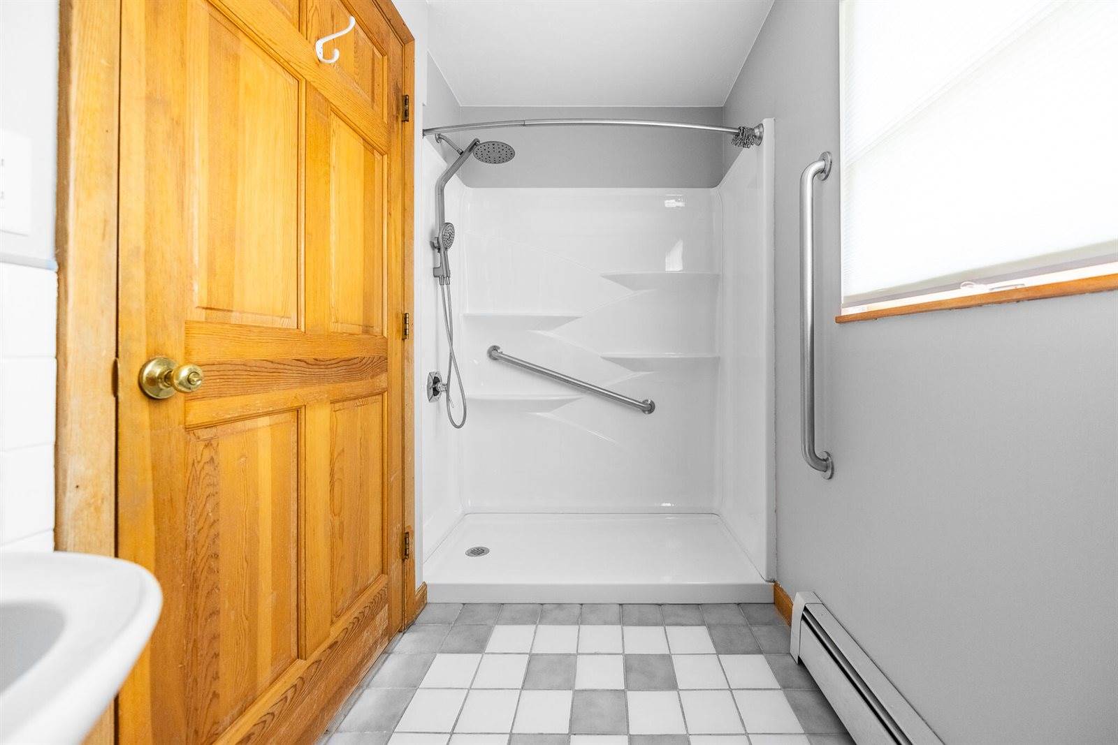 28 Park Avenue East, Brewer, ME 04412