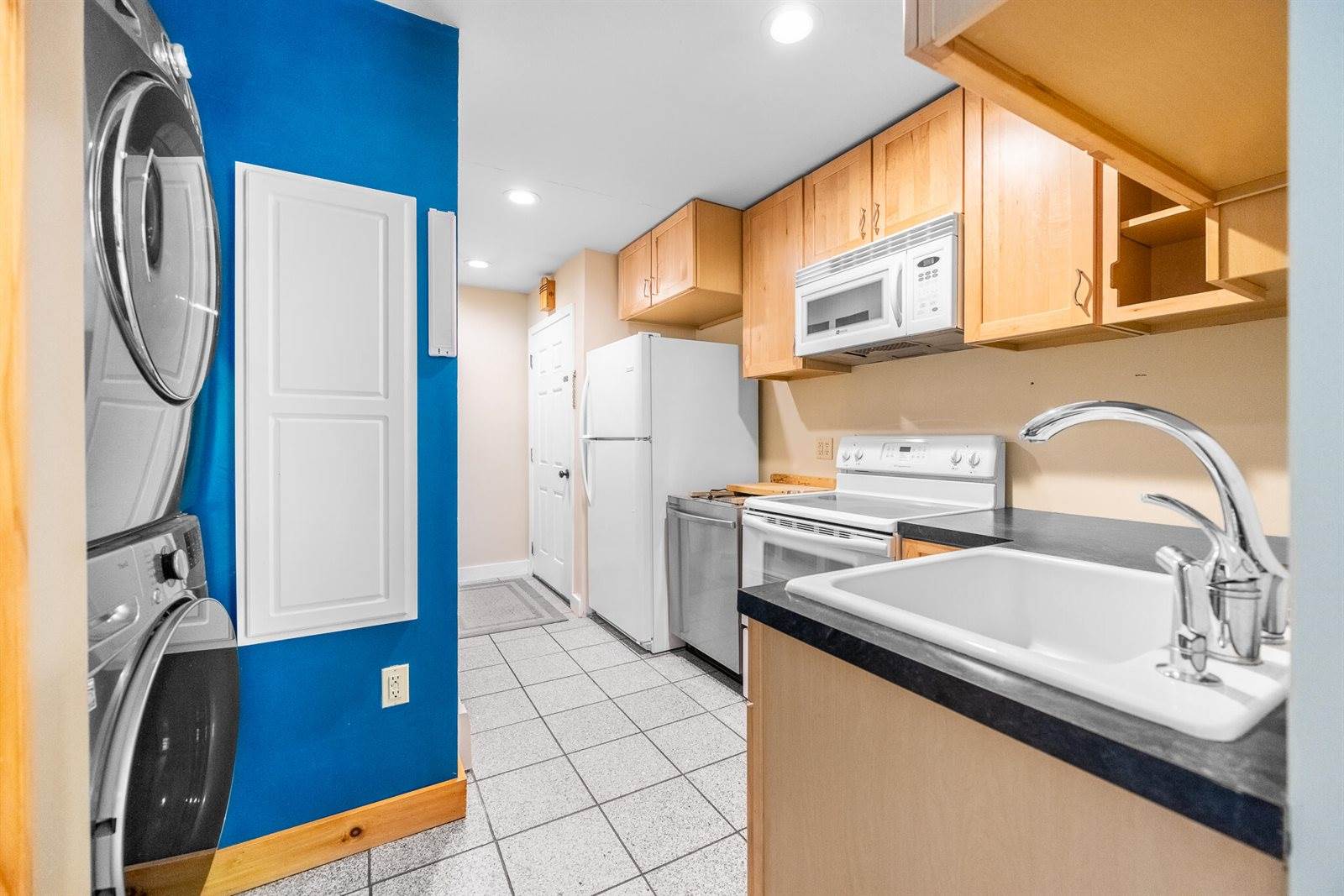 28 Park Avenue East, Brewer, ME 04412