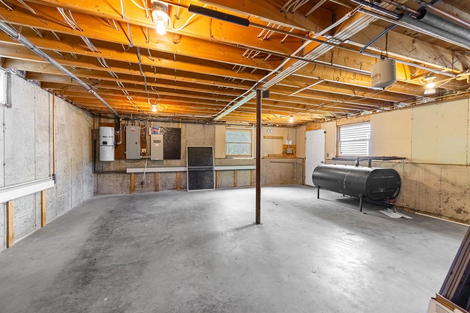 28 Park Avenue East, Brewer, ME 04412