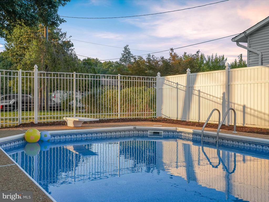 7605 Mccloud Court, Lorton, VA 22079