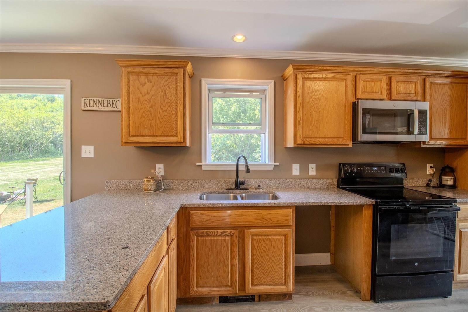 4 Hooper Lane, Machias, ME 04654