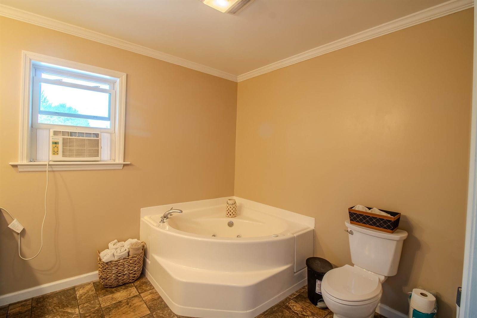 4 Hooper Lane, Machias, ME 04654