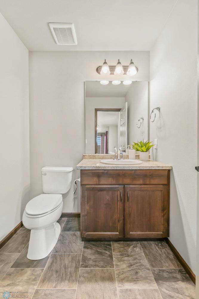 2842 McLeod Drive East, West Fargo, ND 58078