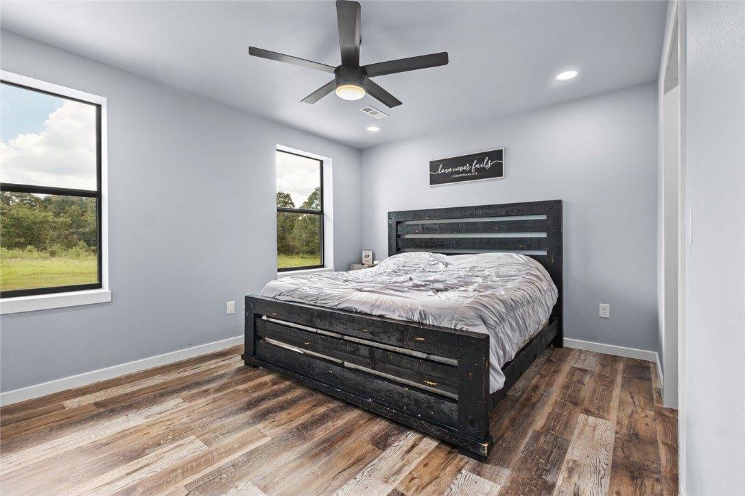 20684 Leonard Ranch Road, Gravette, AR 72736