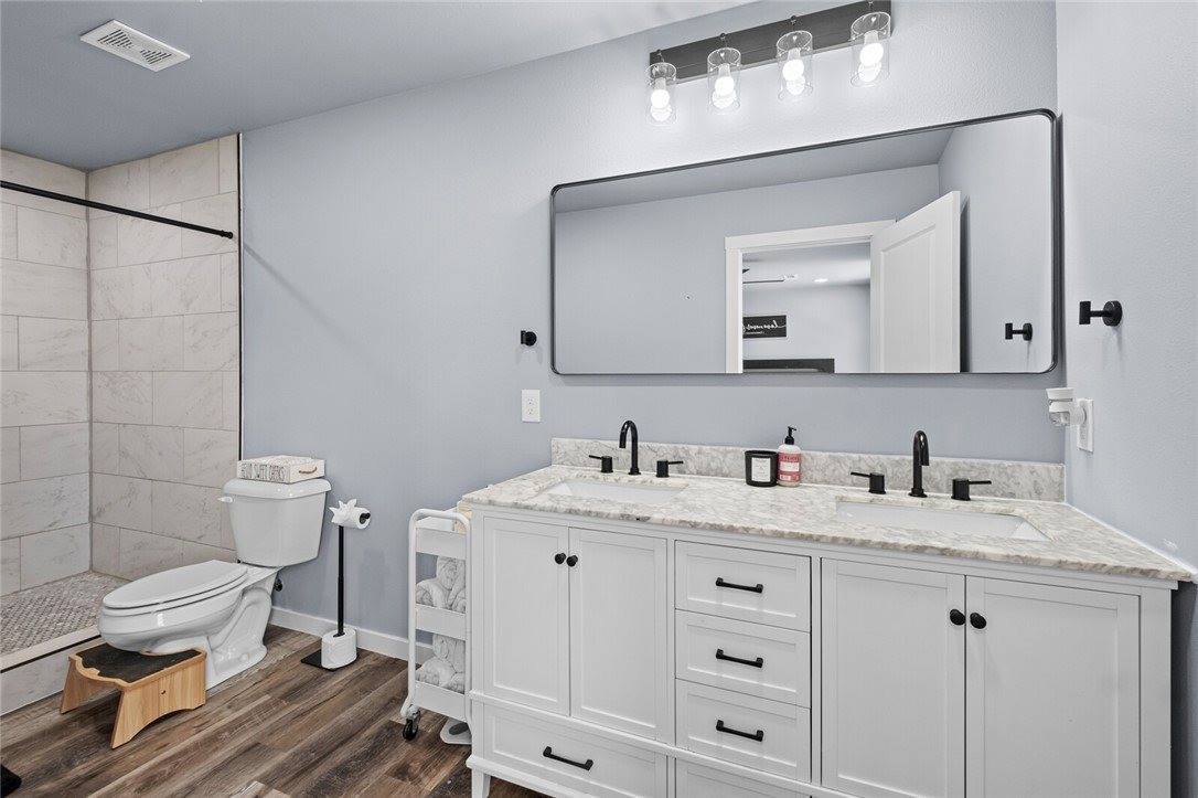 20684 Leonard Ranch Road, Gravette, AR 72736