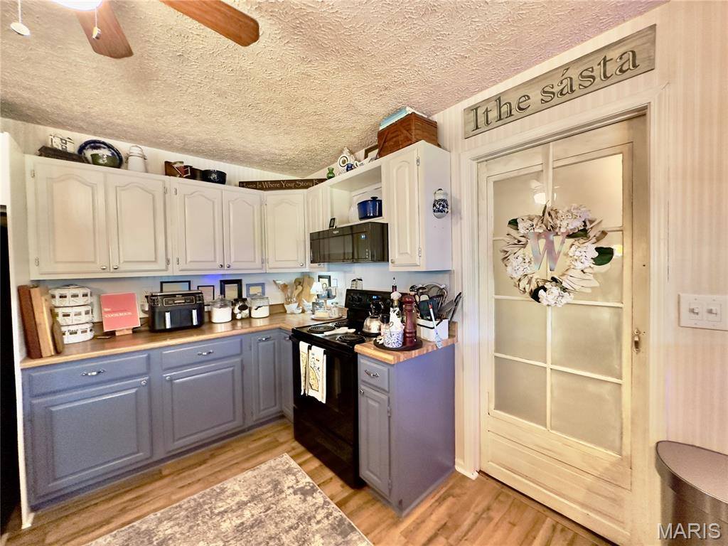 14490 Hilltop Road, Saint Robert, MO 65584