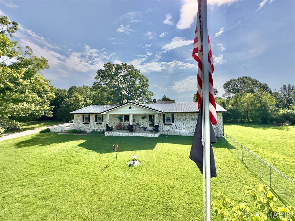 14490 Hilltop Road, Saint Robert, MO 65584