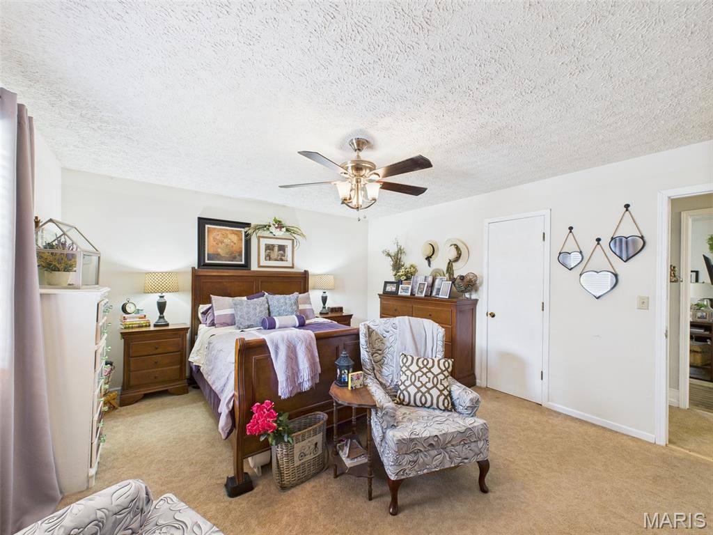 14490 Hilltop Road, Saint Robert, MO 65584