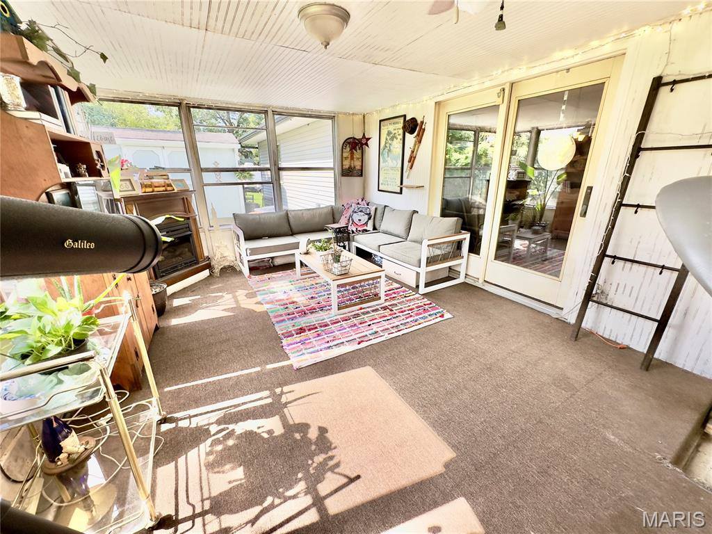 14490 Hilltop Road, Saint Robert, MO 65584