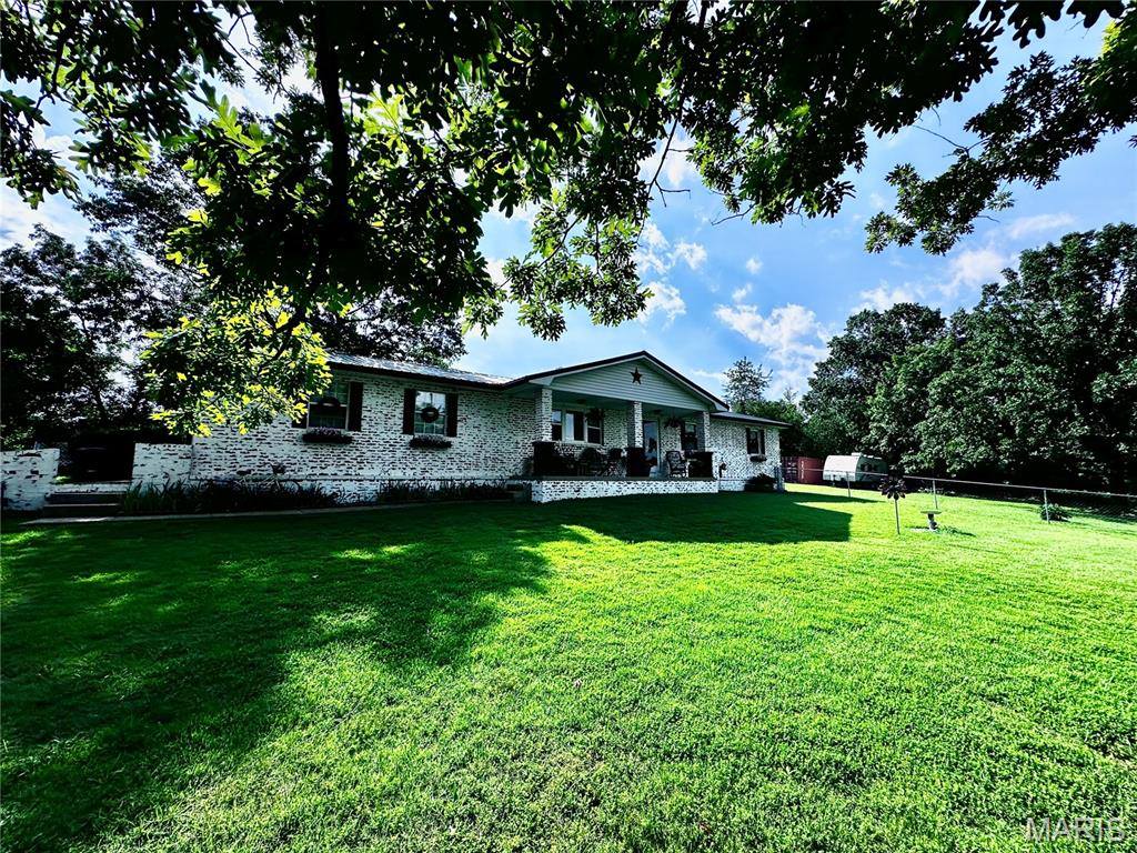 14490 Hilltop Road, Saint Robert, MO 65584