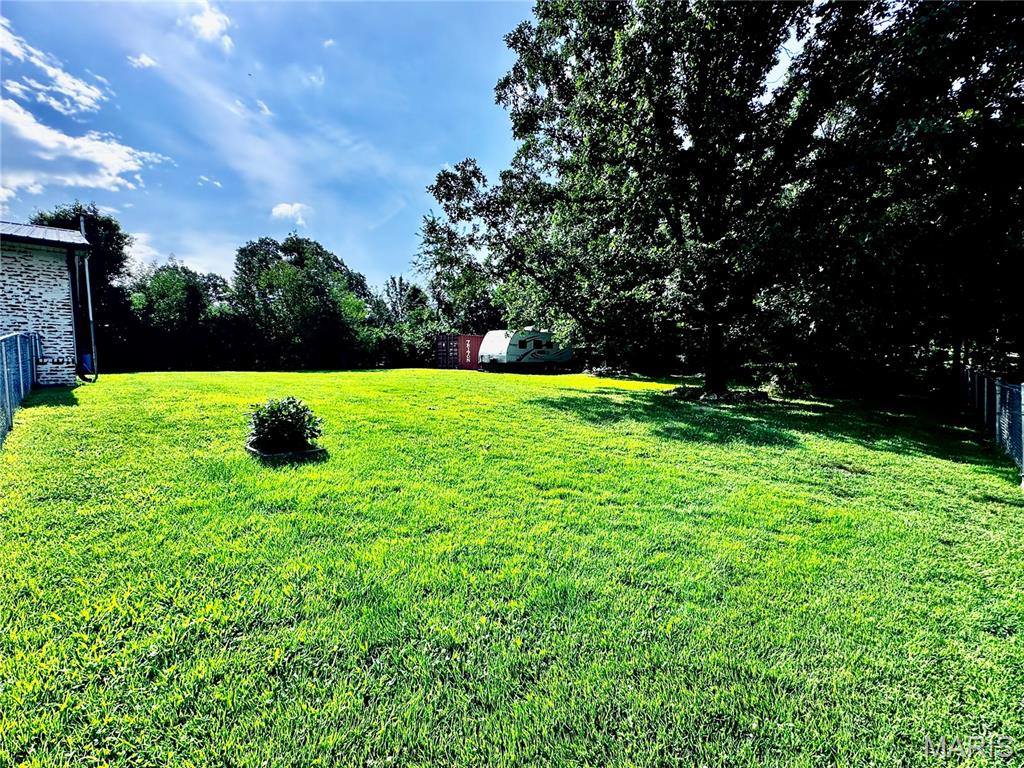 14490 Hilltop Road, Saint Robert, MO 65584