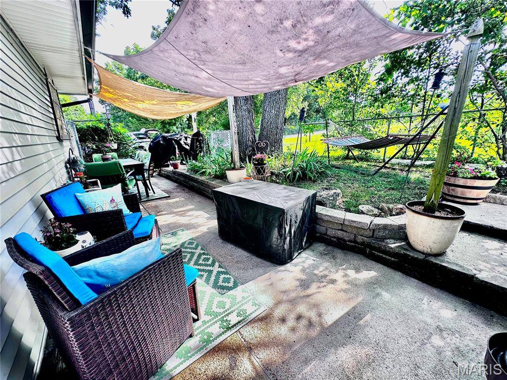 14490 Hilltop Road, Saint Robert, MO 65584