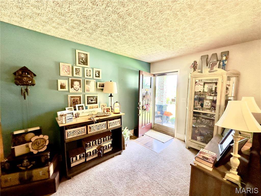 14490 Hilltop Road, Saint Robert, MO 65584