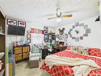 14490 Hilltop Road, Saint Robert, MO 65584