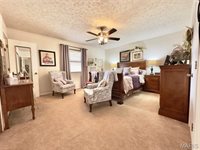 14490 Hilltop Road, Saint Robert, MO 65584