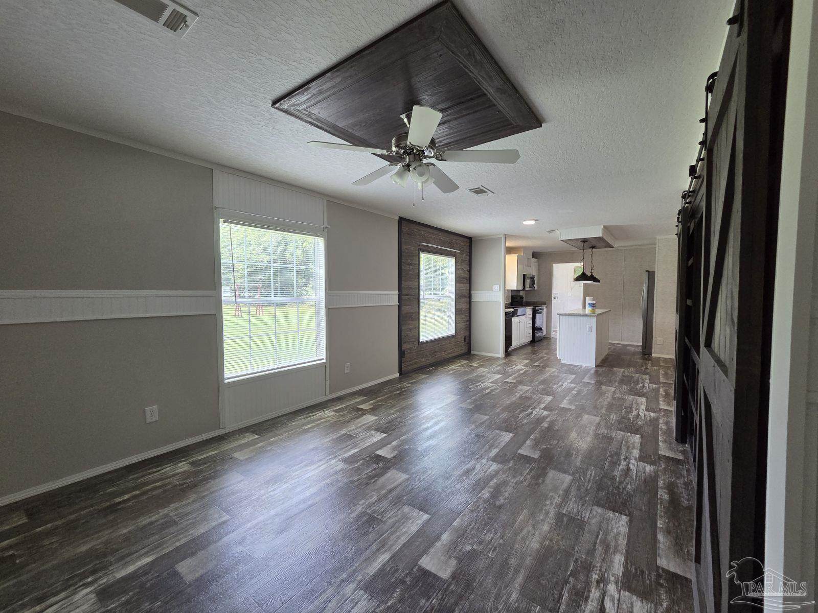 548 Pecan Ln, Holt, FL 32564