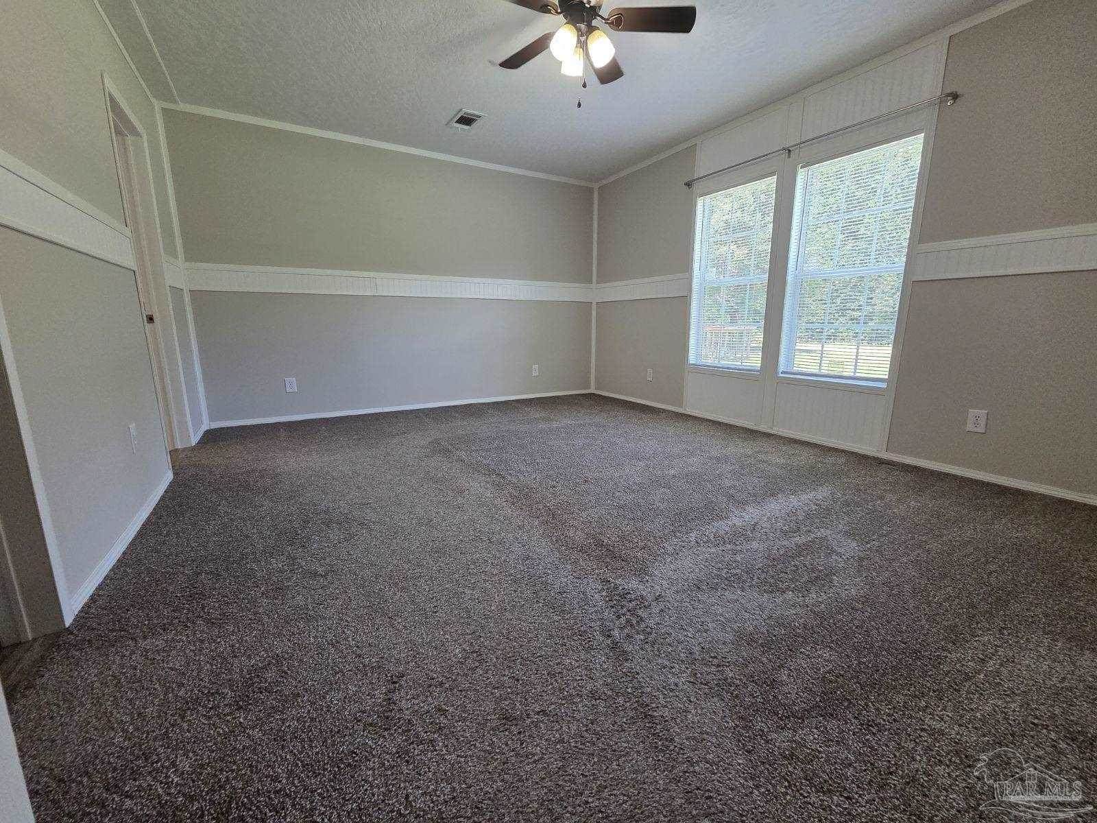 548 Pecan Ln, Holt, FL 32564