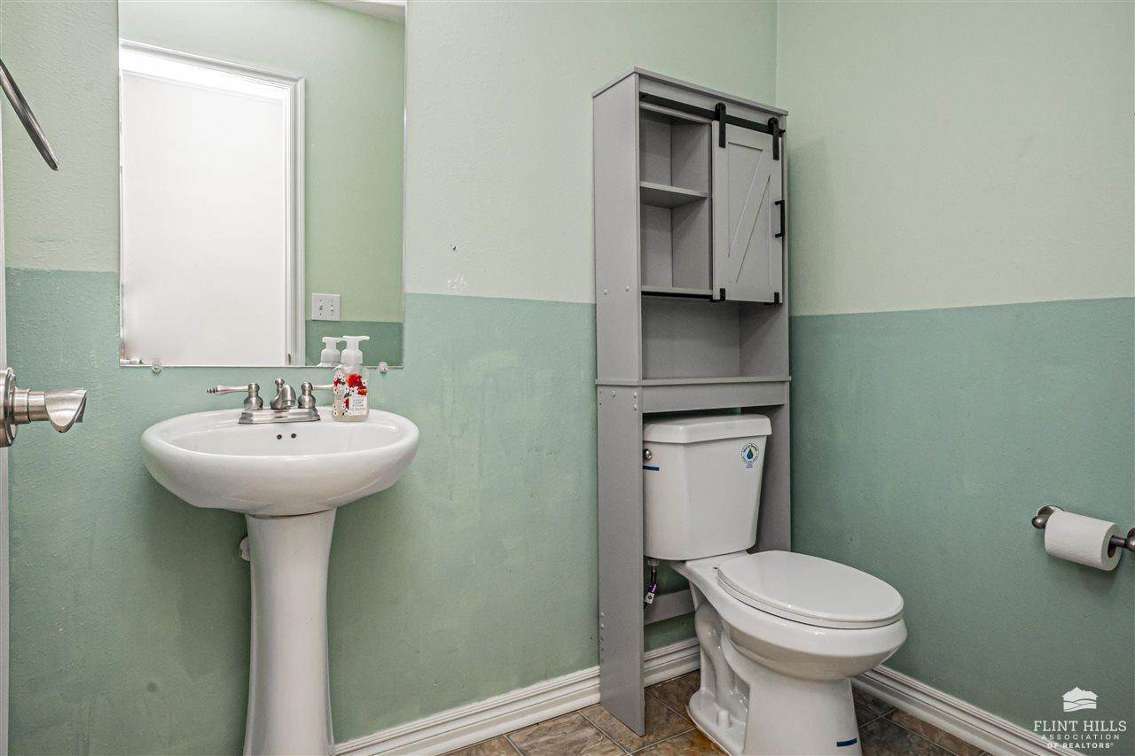 59 Fuller Circle, Junction City, KS 66441