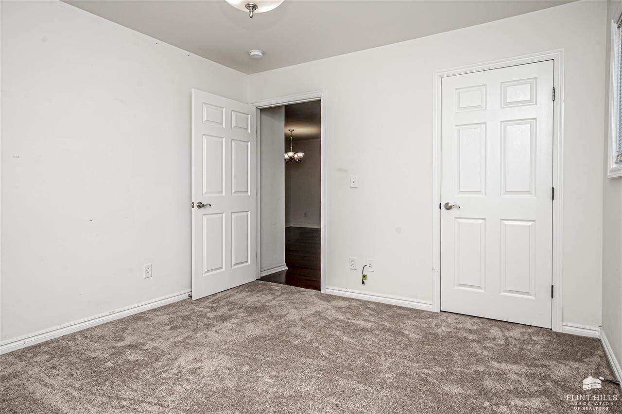 59 Fuller Circle, Junction City, KS 66441