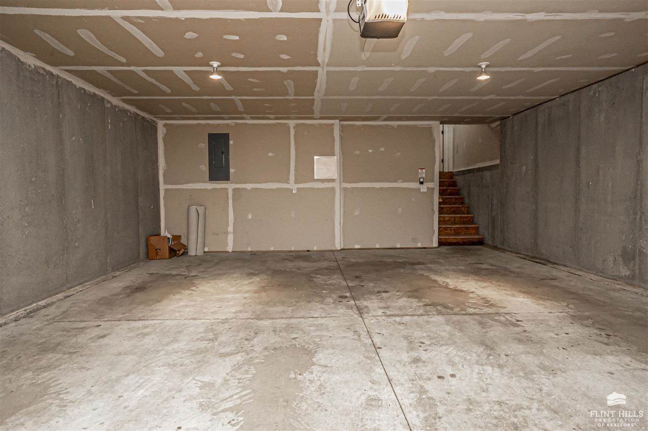 59 Fuller Circle, Junction City, KS 66441