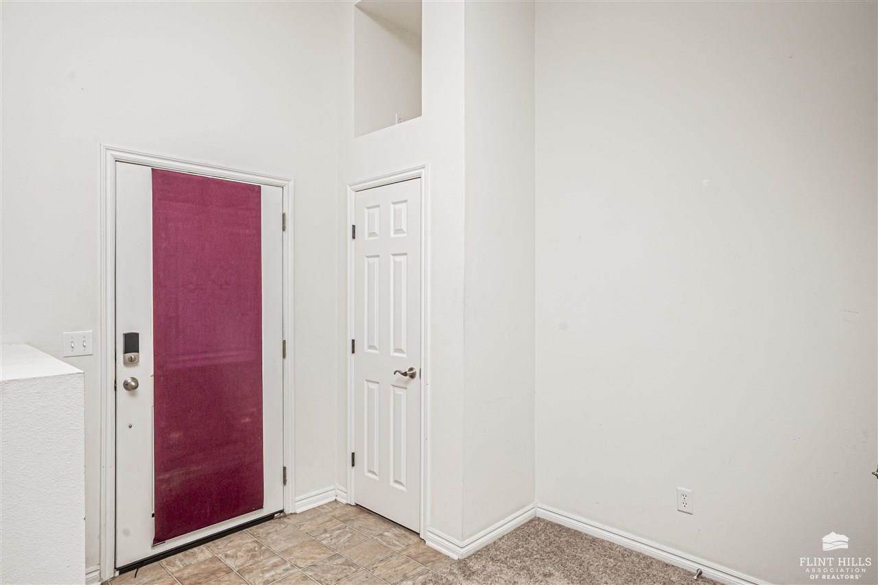 59 Fuller Circle, Junction City, KS 66441