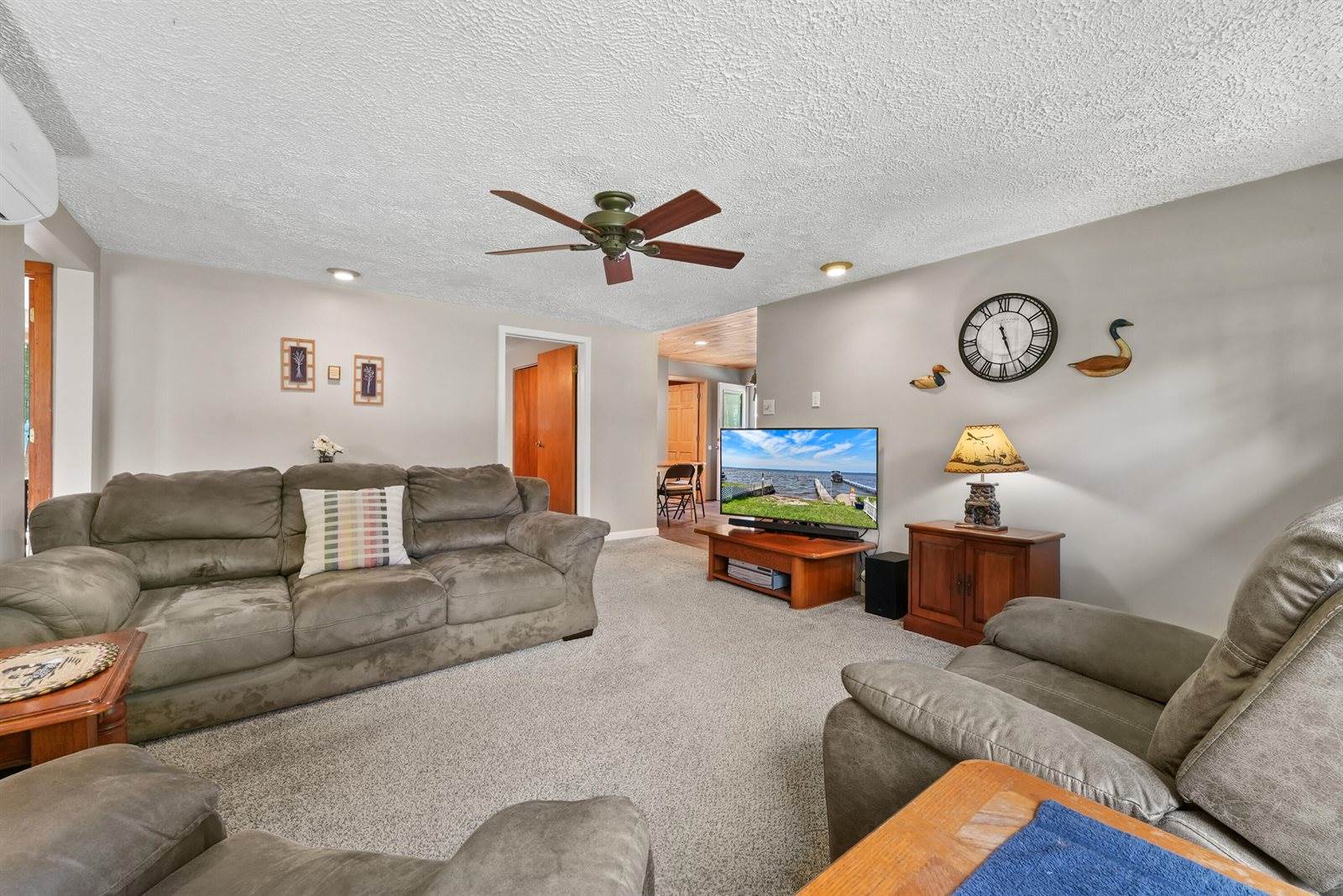 105 Mallard Avenue, Houghton Lake, MI 48629