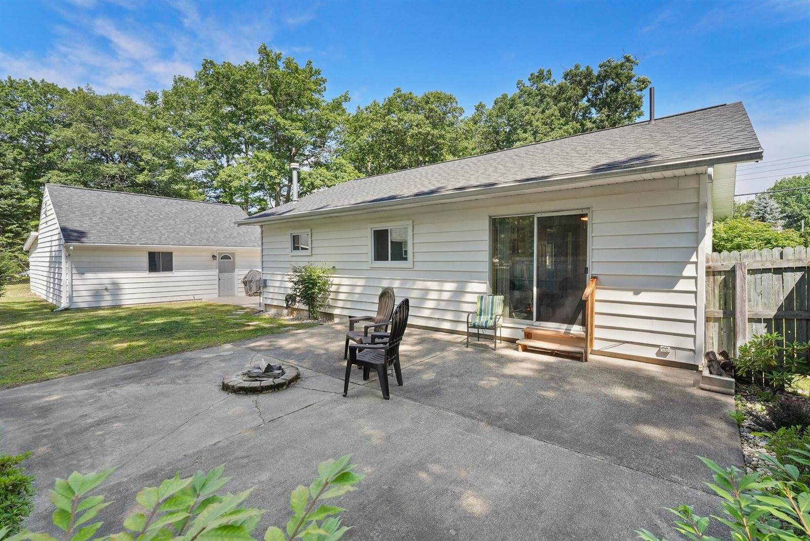 105 Mallard Avenue, Houghton Lake, MI 48629