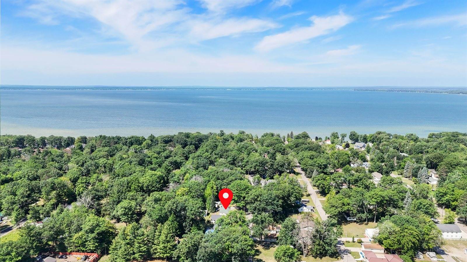 105 Mallard Avenue, Houghton Lake, MI 48629