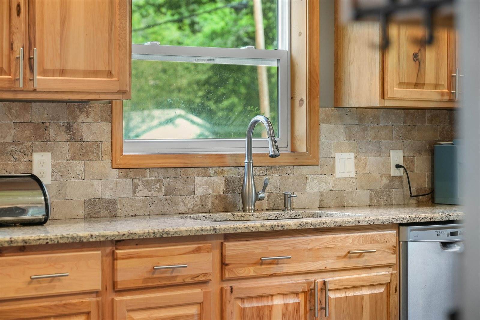 105 Mallard Avenue, Houghton Lake, MI 48629