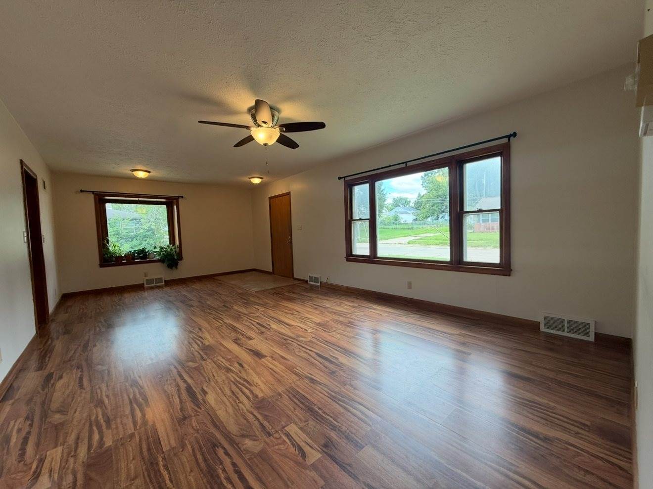 906 West Jefferson Drive, Freeport, IL 61032