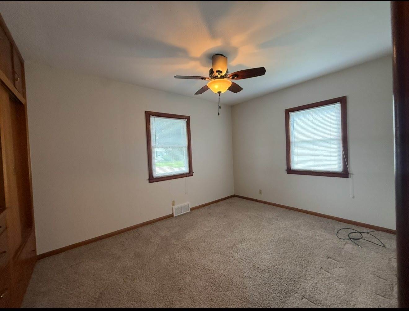 906 West Jefferson Drive, Freeport, IL 61032