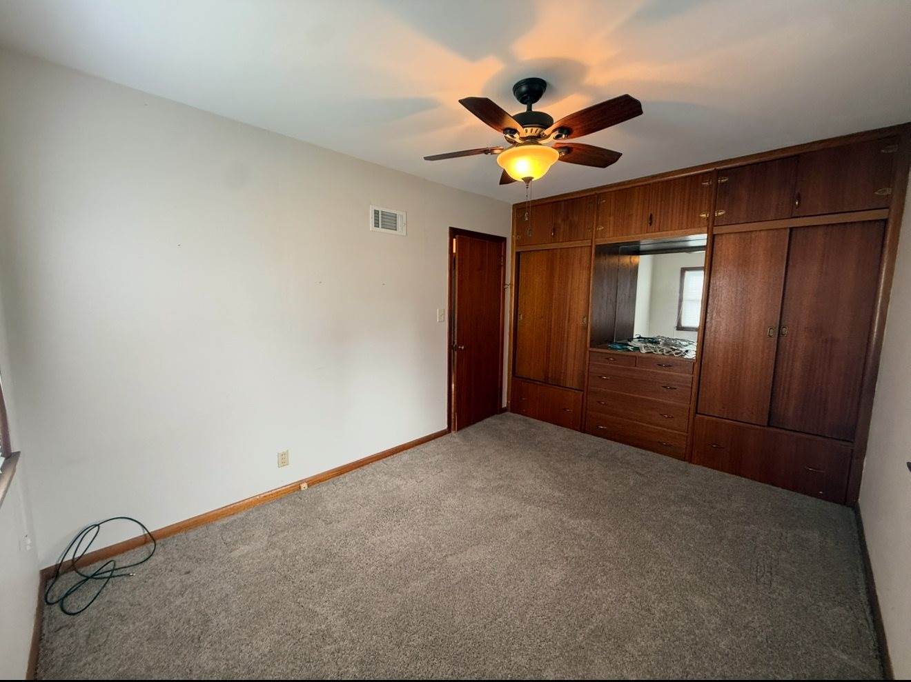 906 West Jefferson Drive, Freeport, IL 61032