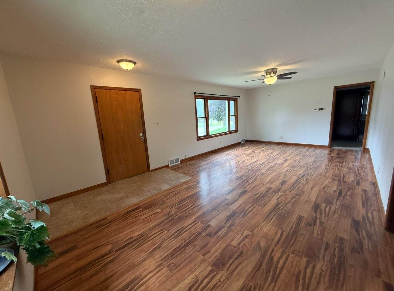 906 West Jefferson Drive, Freeport, IL 61032