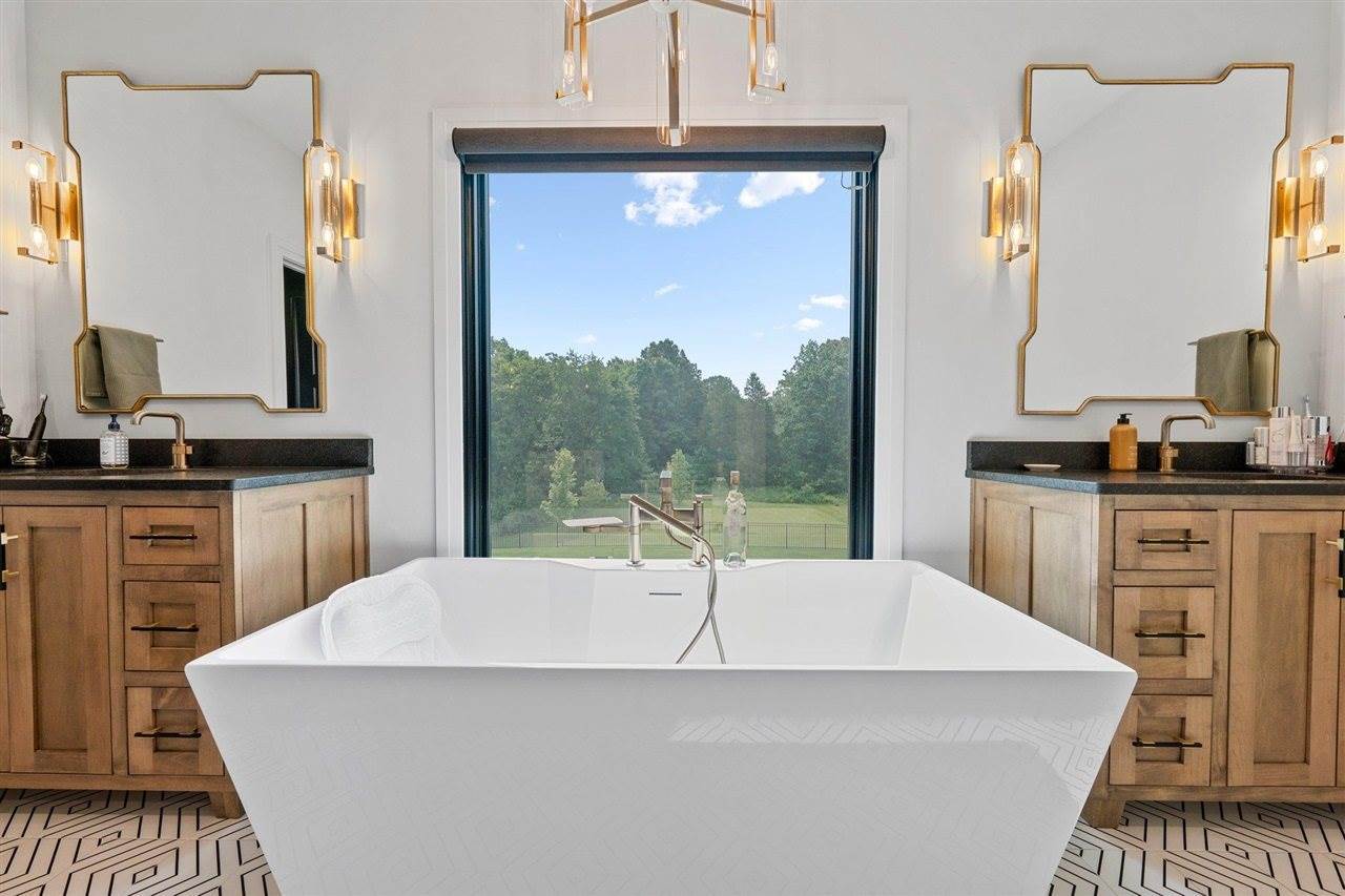 7185 Clover Hill Street, Bowling Green, KY 42103