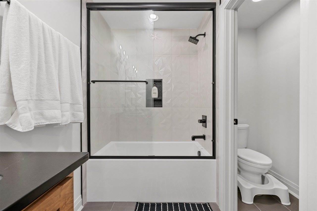 7185 Clover Hill Street, Bowling Green, KY 42103