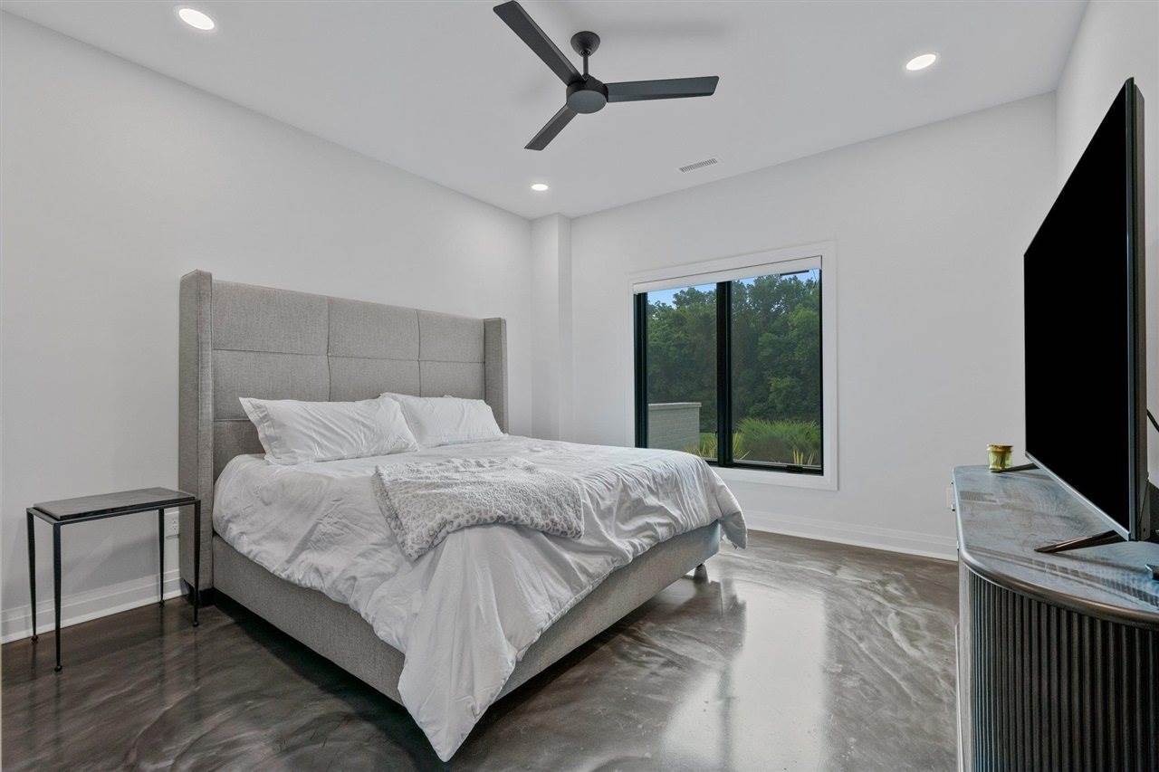 7185 Clover Hill Street, Bowling Green, KY 42103