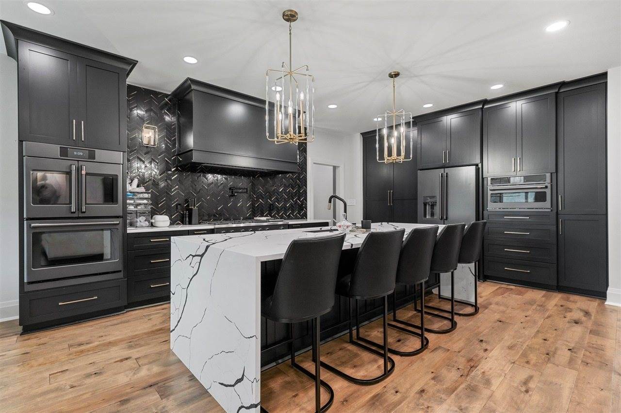 7185 Clover Hill Street, Bowling Green, KY 42103