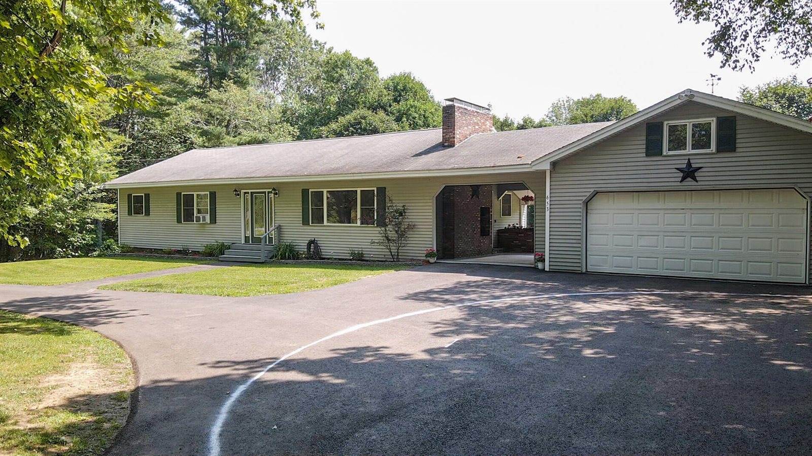 653 Moosehead Trail, Newport, ME 04953