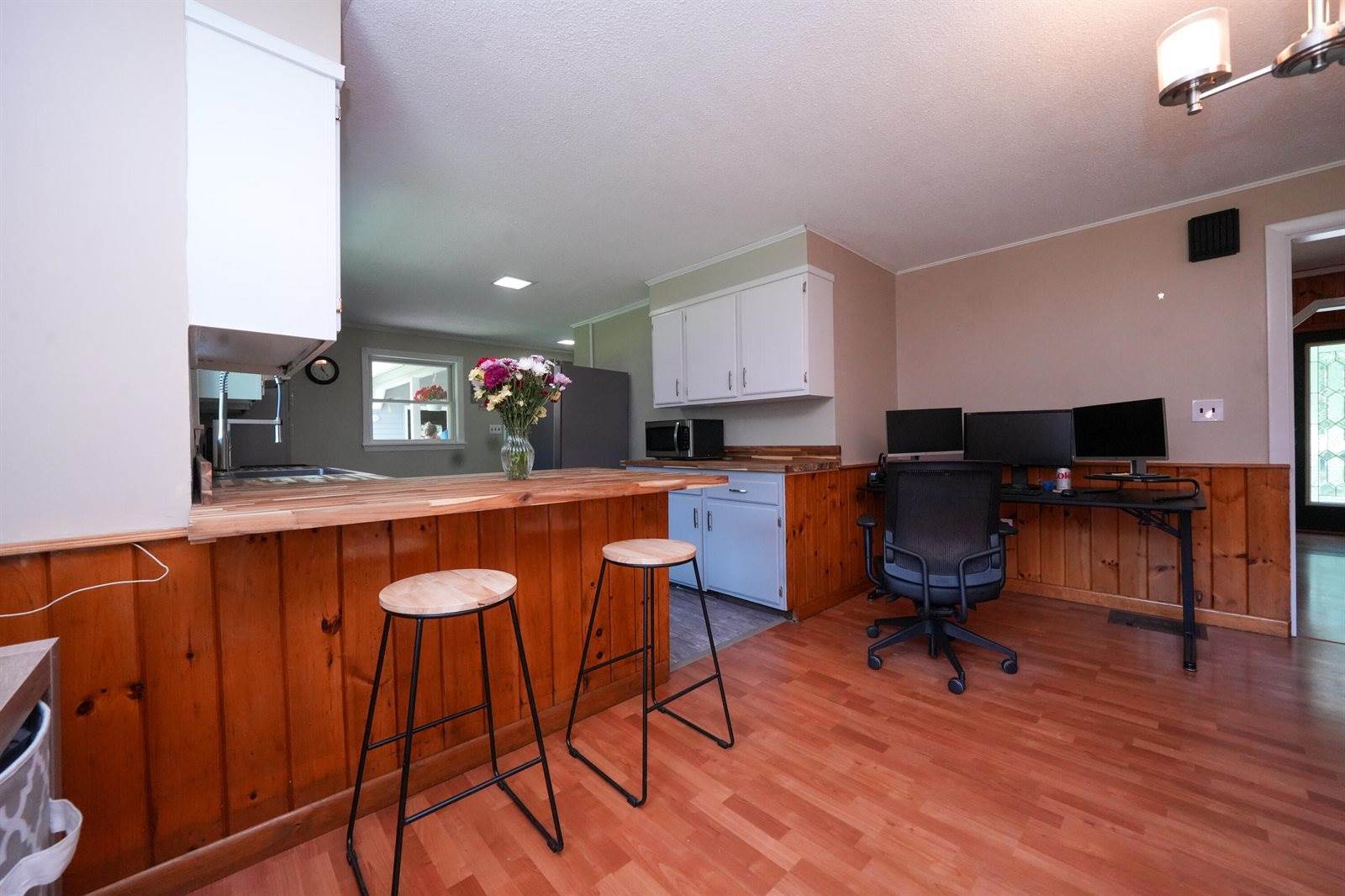 653 Moosehead Trail, Newport, ME 04953