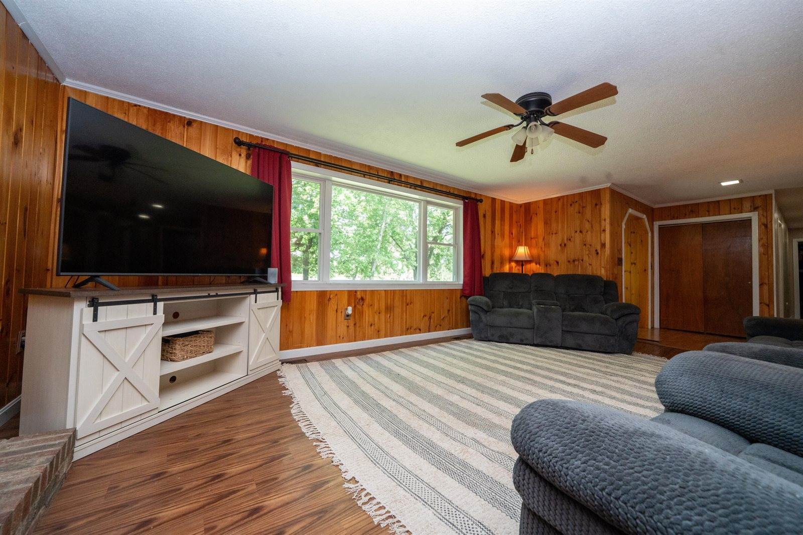 653 Moosehead Trail, Newport, ME 04953