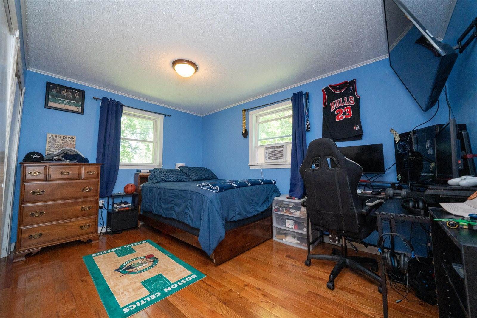 653 Moosehead Trail, Newport, ME 04953