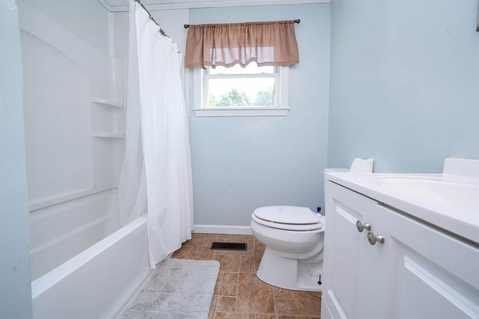 653 Moosehead Trail, Newport, ME 04953