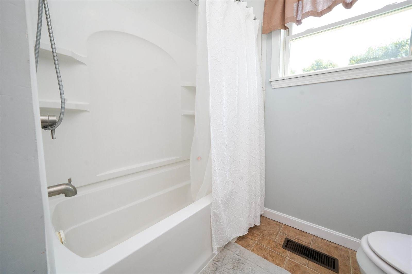 653 Moosehead Trail, Newport, ME 04953