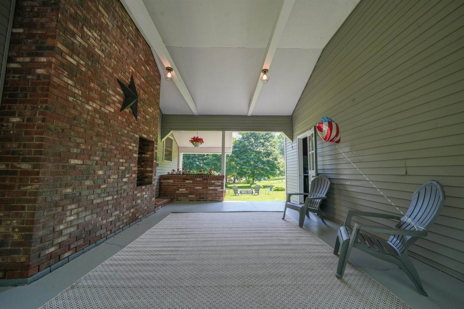 653 Moosehead Trail, Newport, ME 04953