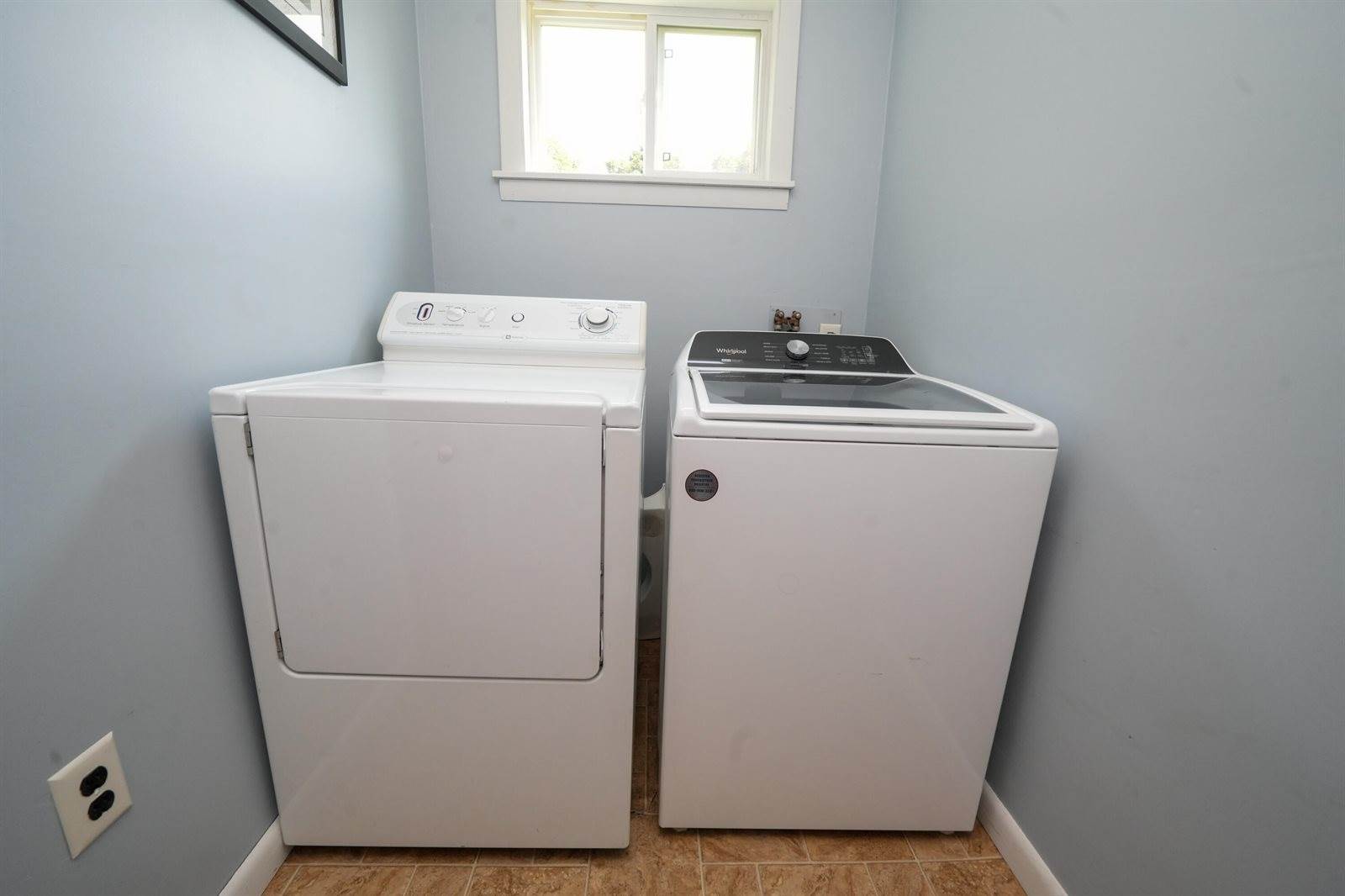 653 Moosehead Trail, Newport, ME 04953